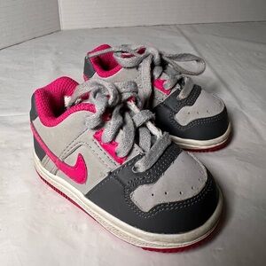 Nike Kids' Sneakers in Gray and Pink